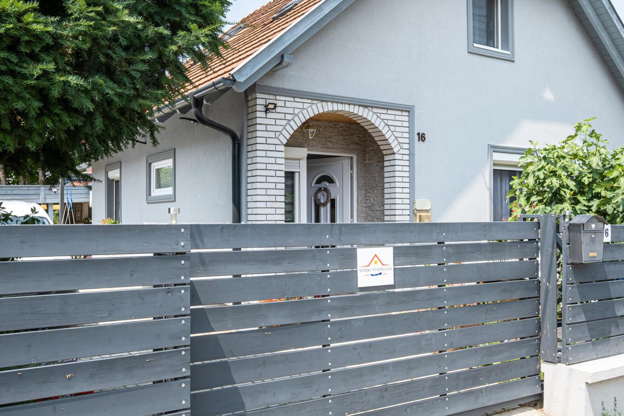 Szuerke Vendeghaz Balatonkenesen Apartment Exterior photo